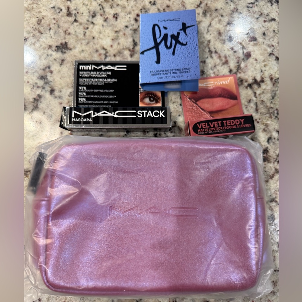 MAC Makeup Set with Cosmetic Bag
